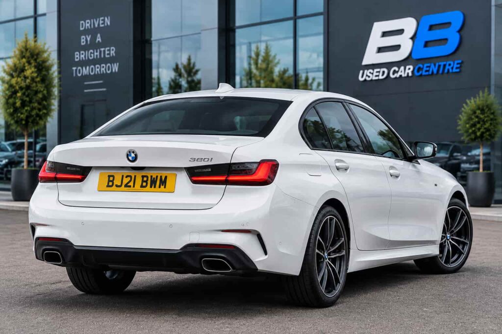 2022 BMW 330e M Sport interior